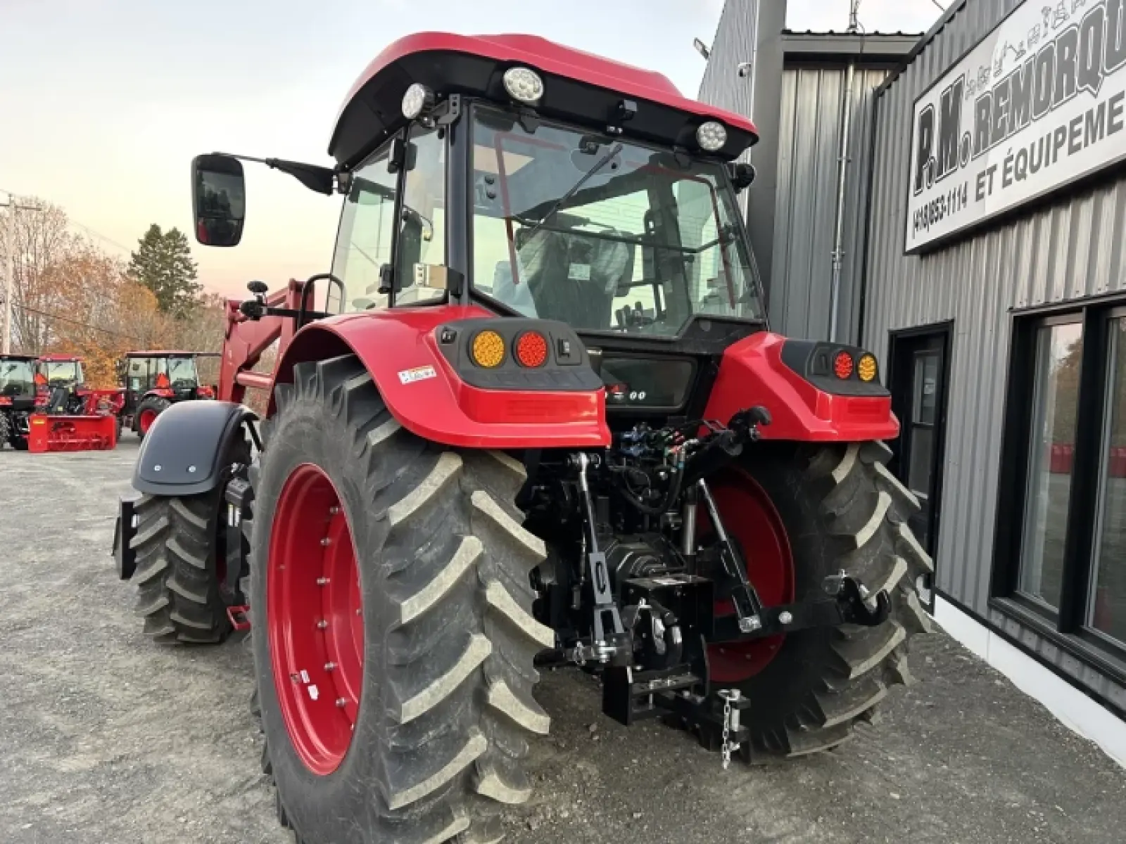 TYM T130 Chargeur Frontal 2025 — vue 3
