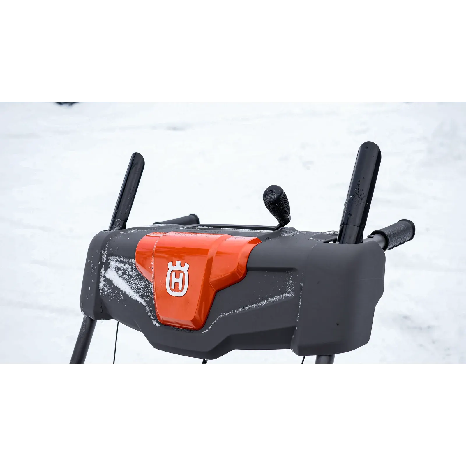 Husqvarna ST 124 — vue 3