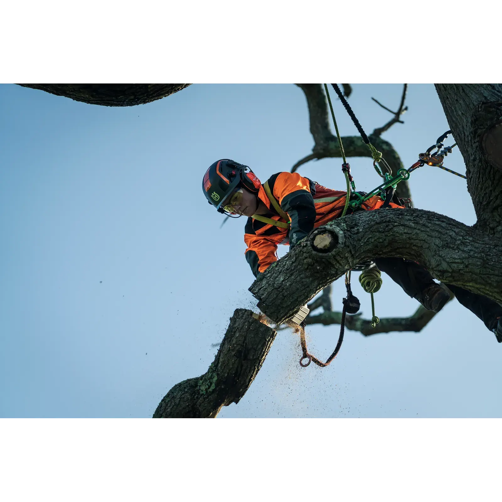 Husqvarna T540i XP with 2 Batteries & 1 Charger — view 2