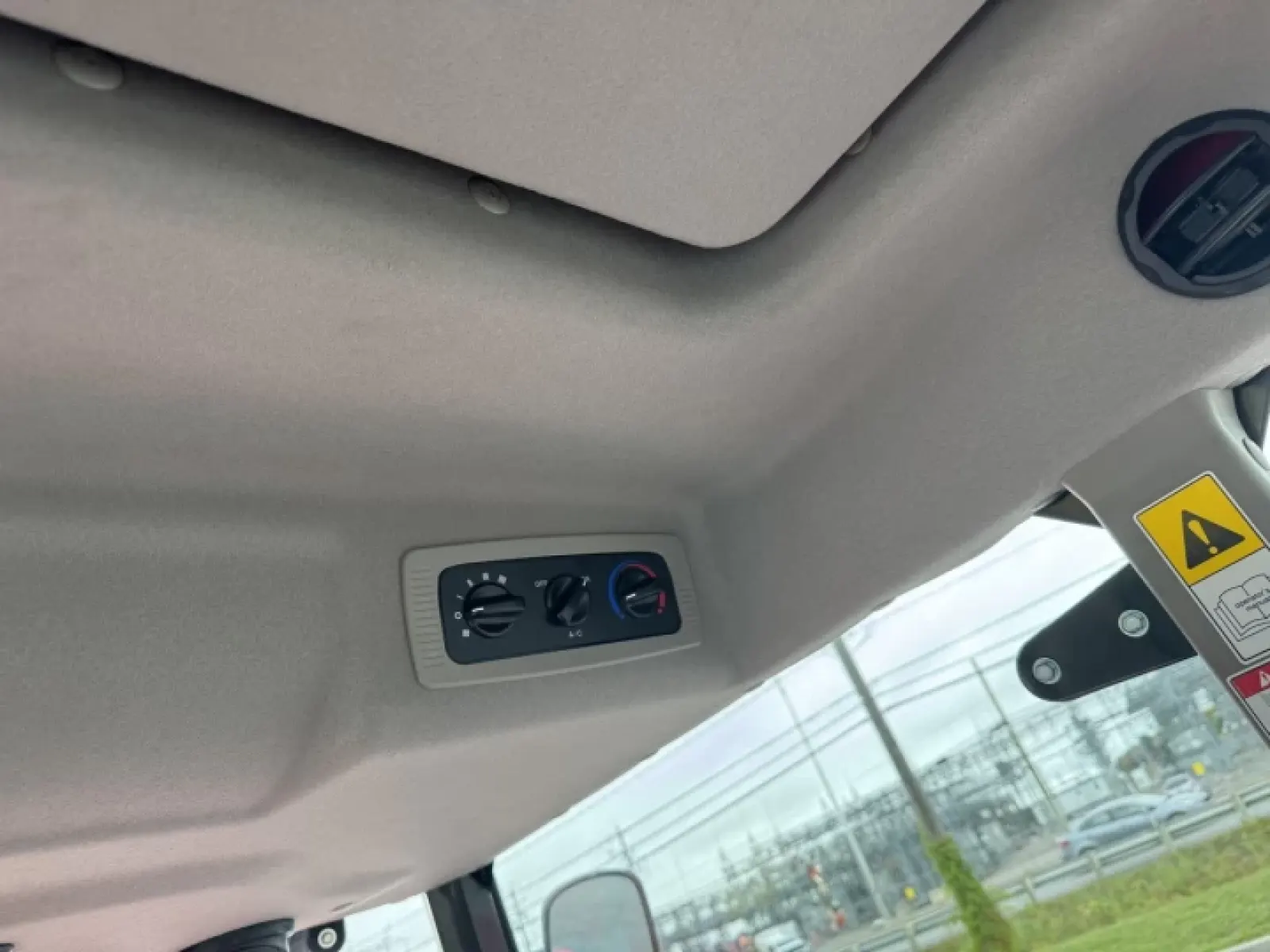 TYM T654PSC Chargeur Frontal 2026 — vue 10