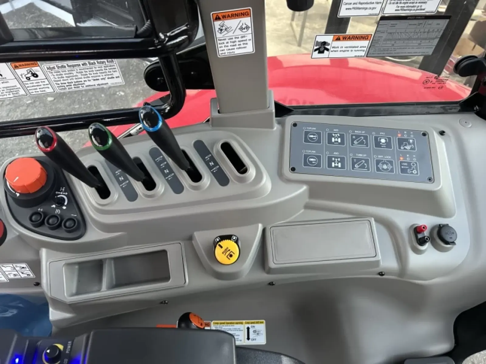 TYM T130 Chargeur Frontal 2025 — vue 10
