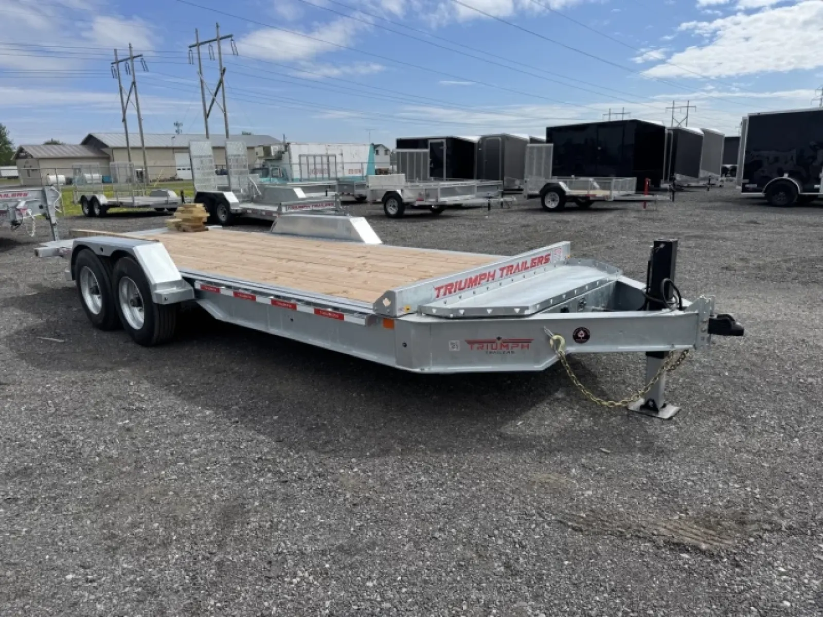 Triumph 82x20 Plate-forme TILT | Double essieux 8 000lb | 2025 — vue 3