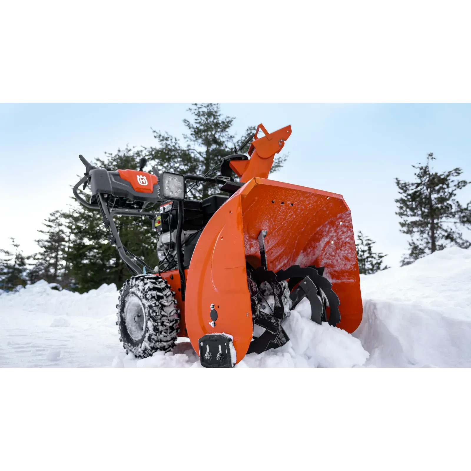 Husqvarna ST 224 — vue 3