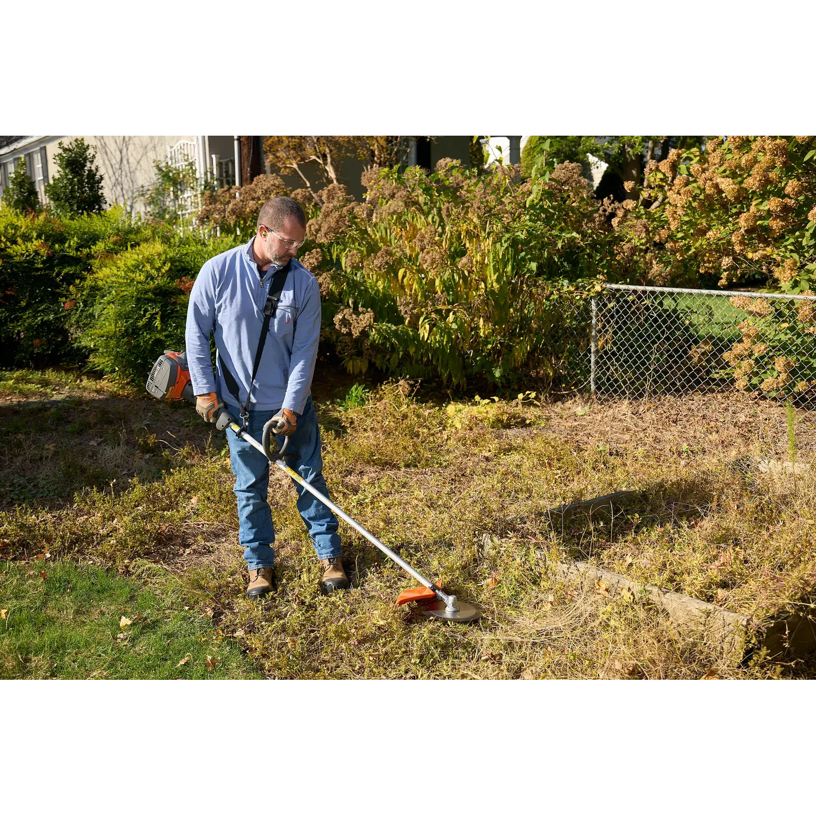 Husqvarna 122RJ — vue 3