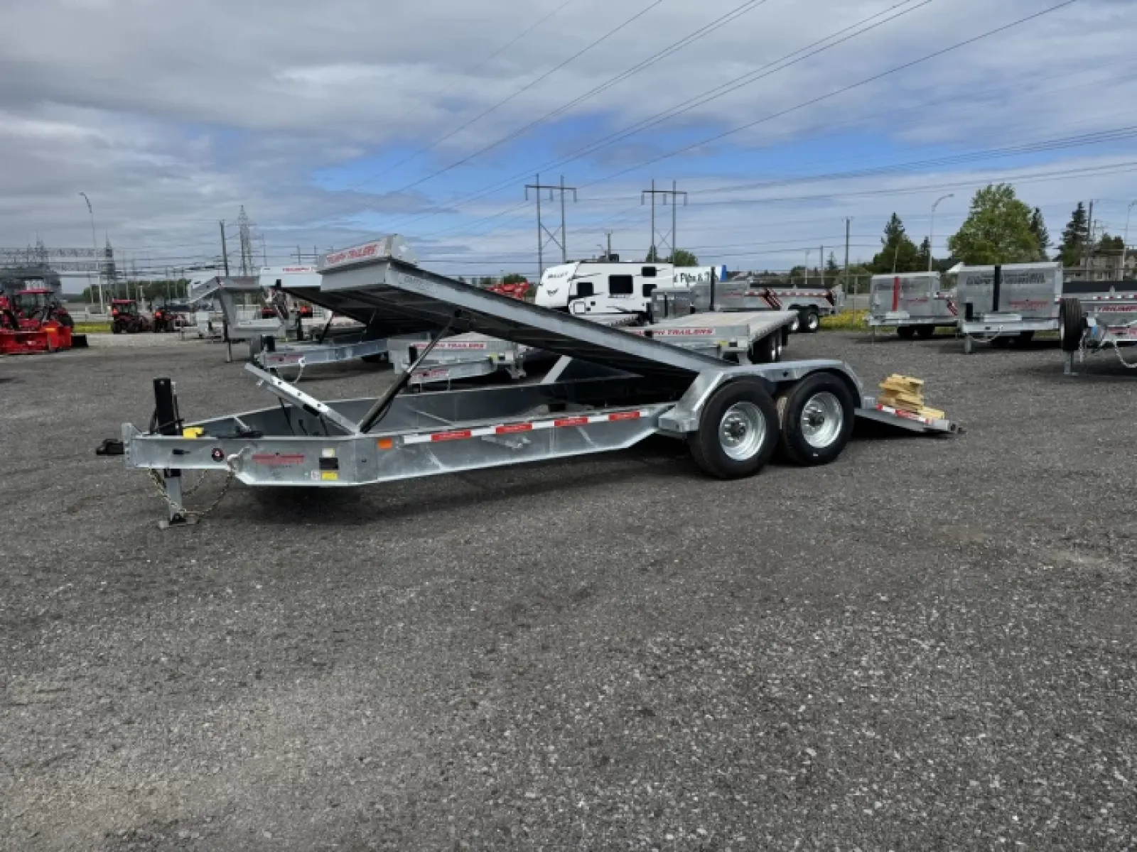 Triumph 82x20 Plate-forme TILT | Double essieux 8 000lb | 2025 — vue 2