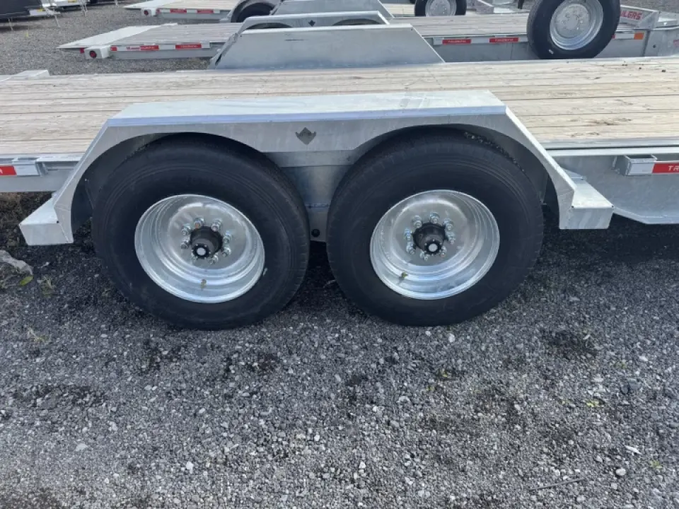 Triumph Tilt 82''X20' 8K Essieux 8000LBS Chaque 2025 — vue 4