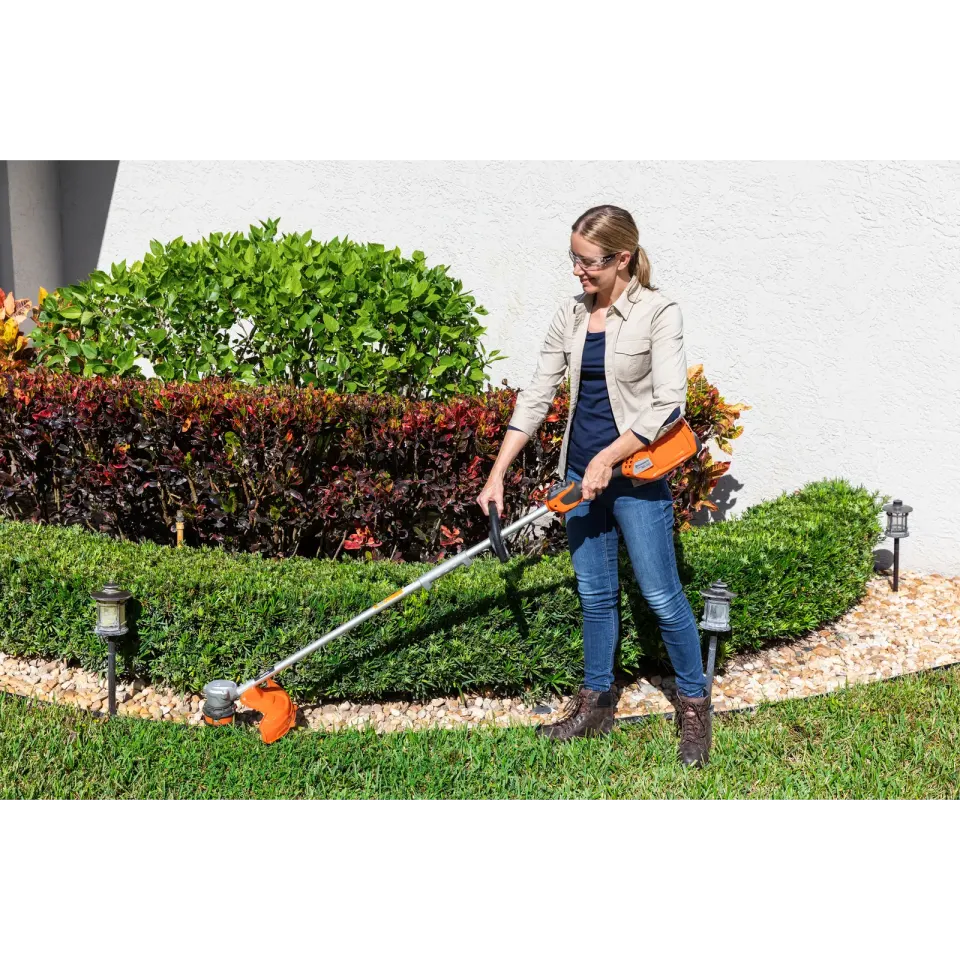 Husqvarna Weed Eater® 320iL (Battery & Charger Included) — view 6