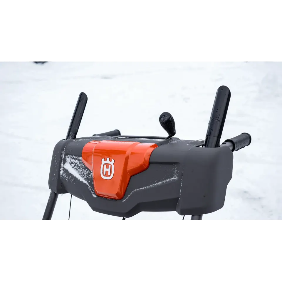 Husqvarna ST 124 — vue 3